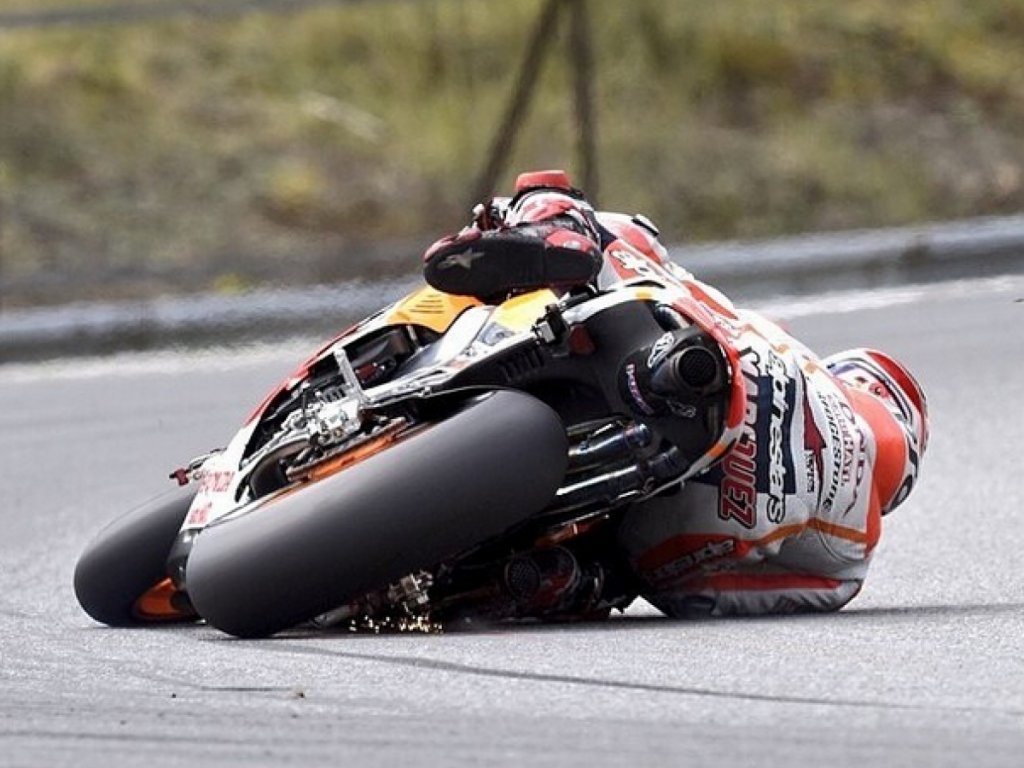 marc_marquez_front_end_save