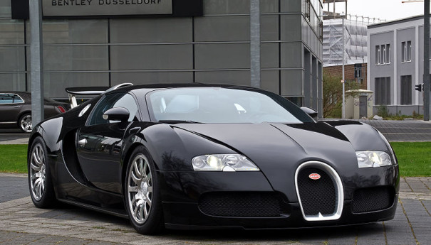 800px-Bugatti_Veyron_16.4_?_Frontansicht_(1),_5._April_2012,_Dusseldorf