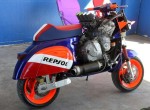 VESPAにCBR1000RRのエンジンを積むとこーなる!!