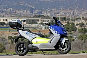 BMW電動バイク戦略の原点!?　電動ビッグスクーター｢C Evolution｣！！