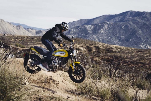 121114-2015-ducati-scrambler-_G203024-633x421