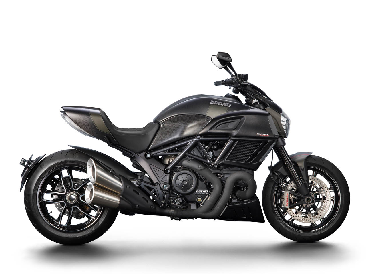 DUCATI Diavel カーボン モデル公開!!