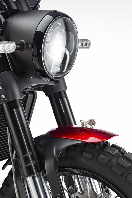 Benelli-Leoncino-Scrambler-LED-headlamp