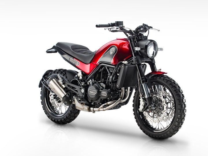 Benelli-Leoncino-Scrambler-front-three-quarter