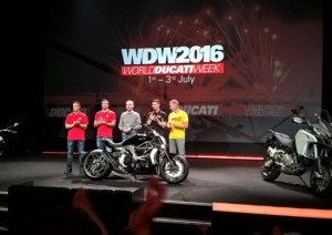 絶対ジョブズ意識してるだろ。だけど見やすいDUCATI 新モデル WORLD PREMIRE！