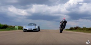 YAMAHA R1 と Posrche 918 spider ってどっちが速いかミシュランが検証!!