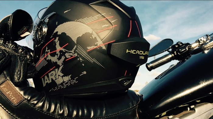 ヘルメット に貼り付ける スピーカー ｢ Headwave T?G ｣がすごい!!