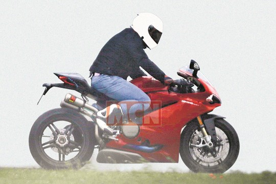 DUCATI New 900 Supersportsがリーク！