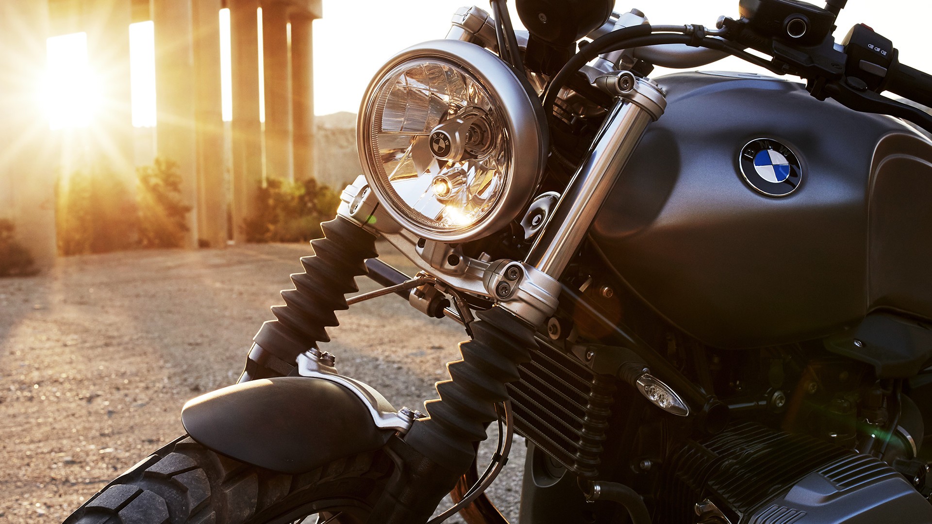 bmw-reveals-new-r-ninet-scrambler-details_24