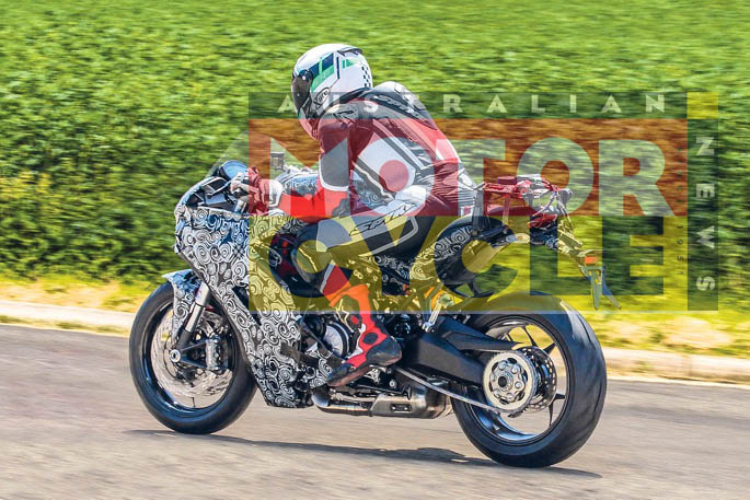 Ducati-939-SuperSport-001-1