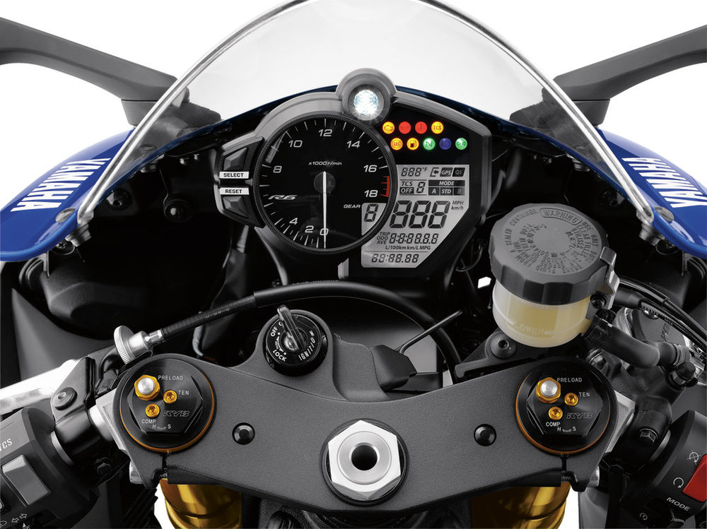 17yzf-r6_team_yamaha_blue_feature_09_cmyk