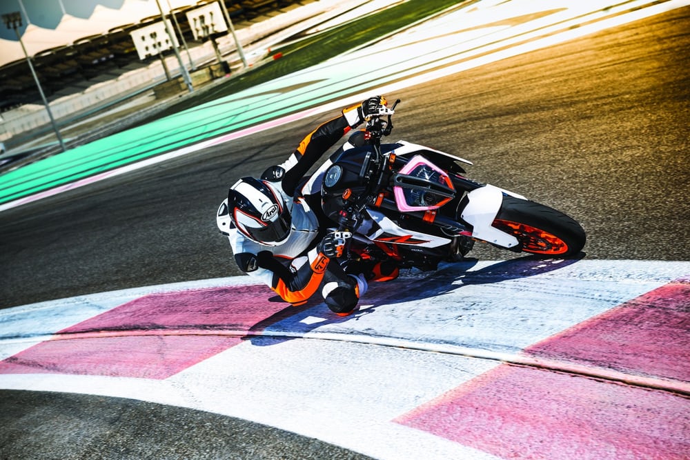 2017-ktm-super-duke-1290r-new-superduke-2