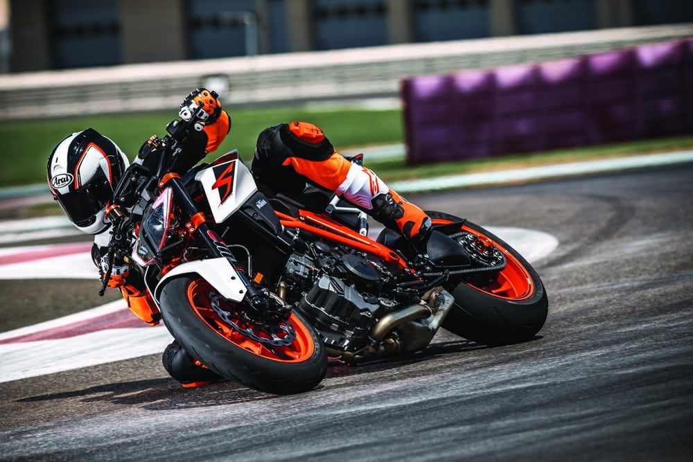 2017-ktm-super-duke-1290r-new-superduke-4