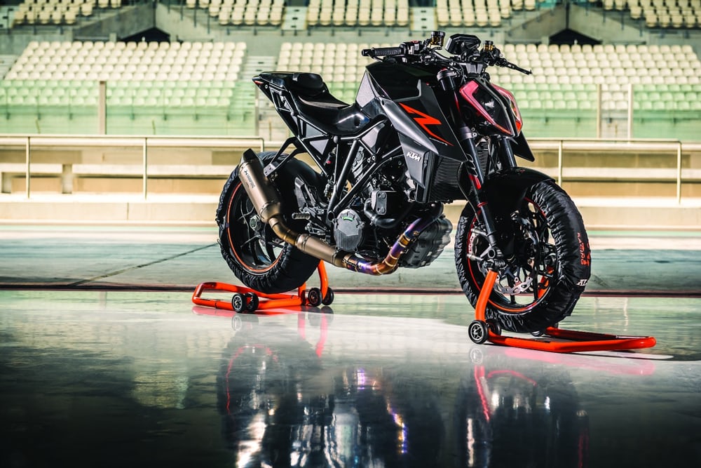 KTM Super 1290 DUKE R 公開！ これはスパルタン！