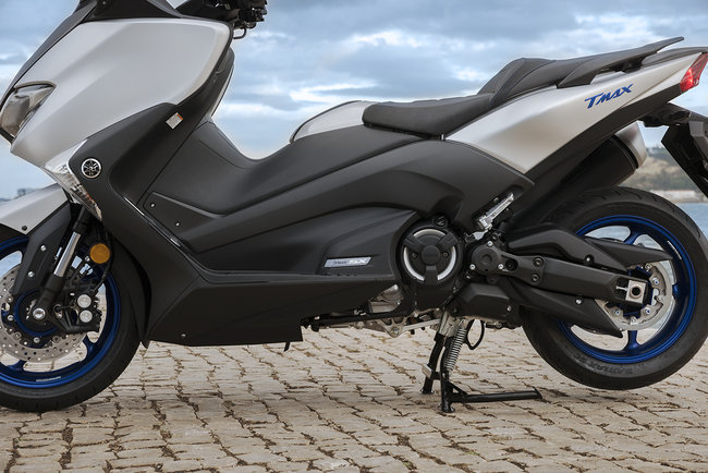 yamaha-tmax-2017_10
