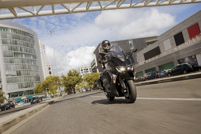 yamaha-tmax-2017_22