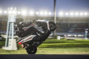 ギネス世界記録！ 原付バイクでウイリー500kmできますか!?