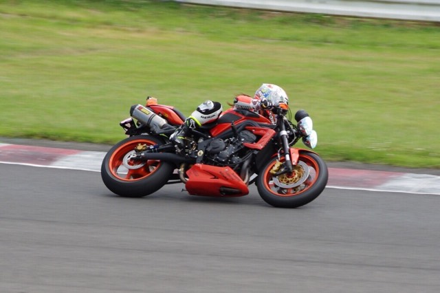 遅咲きの初心者 女子ライダーのサーキット入門