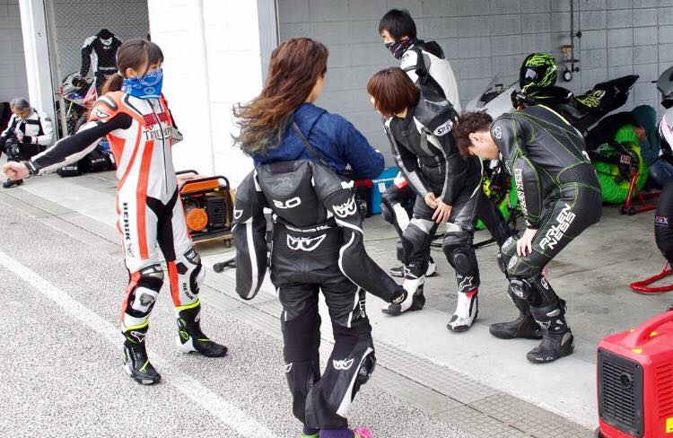 女子ライダーrieが紹介 サーキット走行にハマる女子達