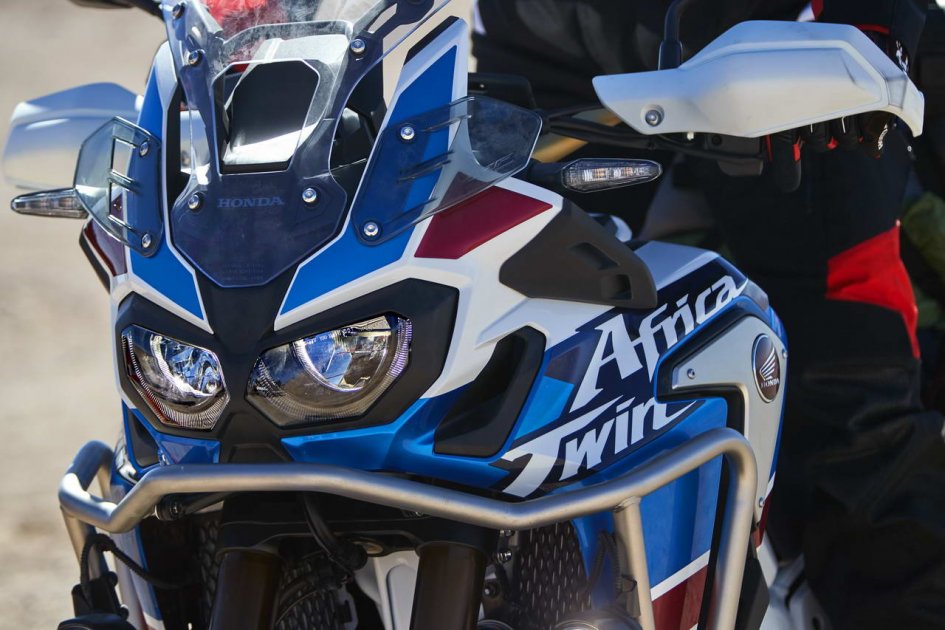 新型honda Crf1000l Africatwin アフリカツイン アドベンチャースポーツ登場 新型バイクニュースならモーターサイクルナビゲーター