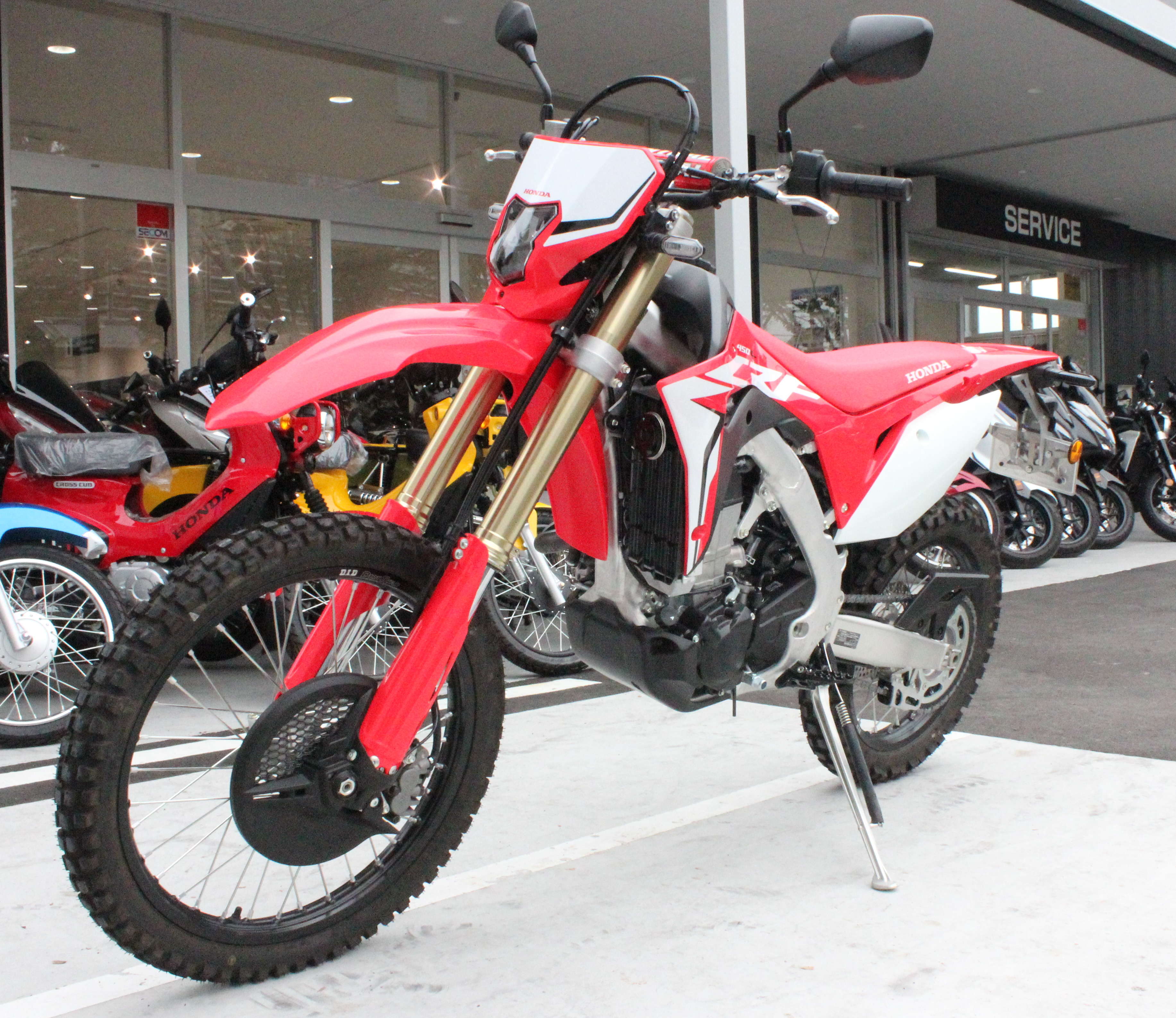 【試乗レポート】HONDA CRF450Lで味わう数値以上のアグレッシブな悦び