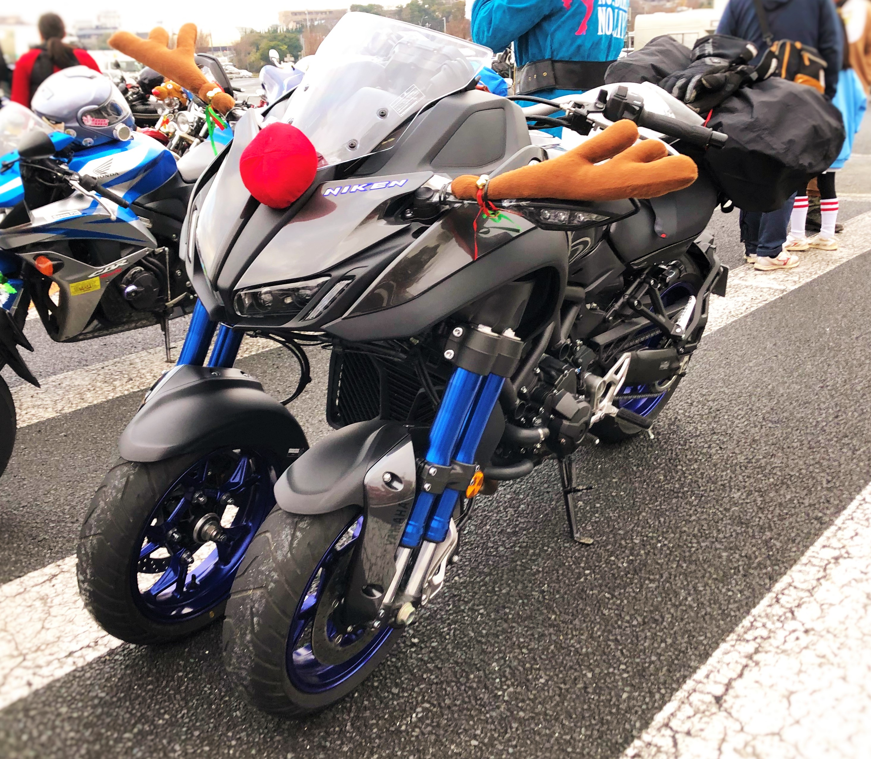 サンタになってバイクに乗って児童養護施設で子ども達の笑顔に触れて