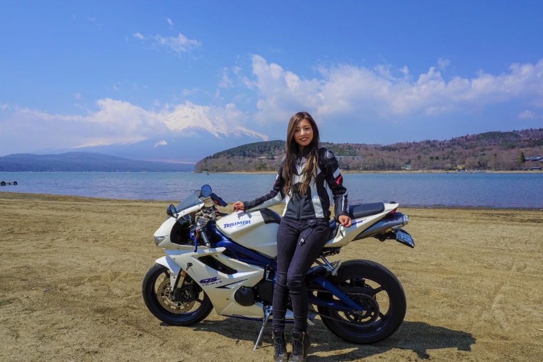 インスタ女子Ruriko 峠も写真も食も欲張りツーリング https://www.rock-tune.com/2019/04/08/17712#triumph