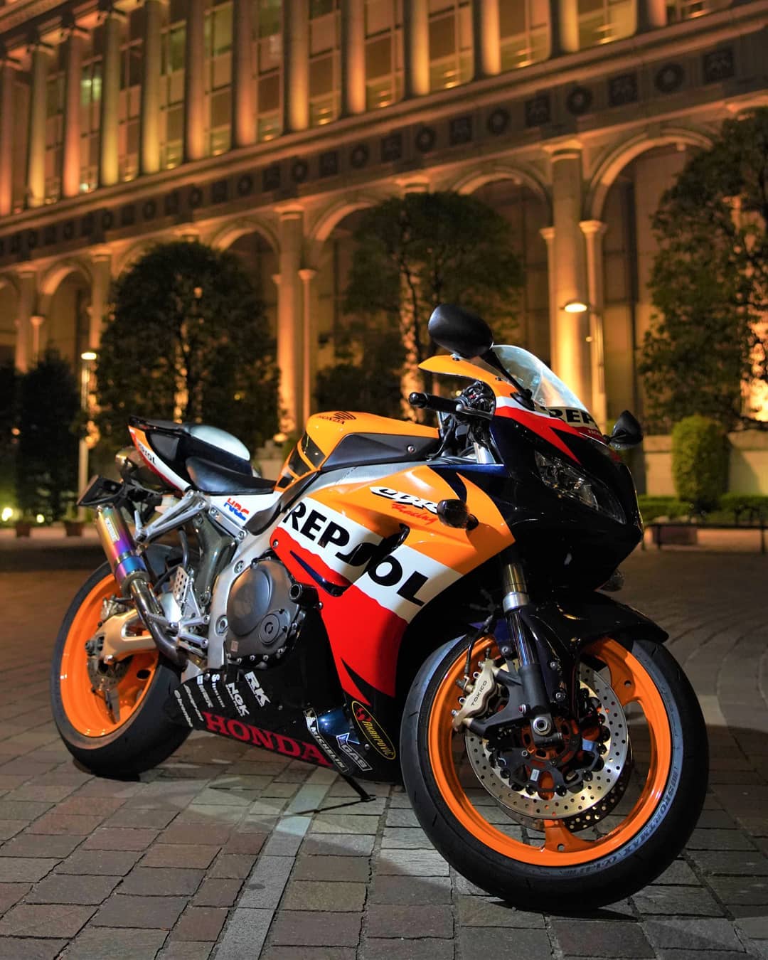 いつの時代もレーサーは美しい。 motolife motolove honda バイク好きと繋がりたい repsol repsolhonda japaneserider bikelife bikelove bike_japan MeandHonda motorcycle_moment motorcyclephotography バイク写真部 バイクが好きだ motogp honda hrc