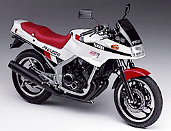 ヤマハは3気筒 250ccでカワサキ Ninja Zx 25r 4気筒に対抗か