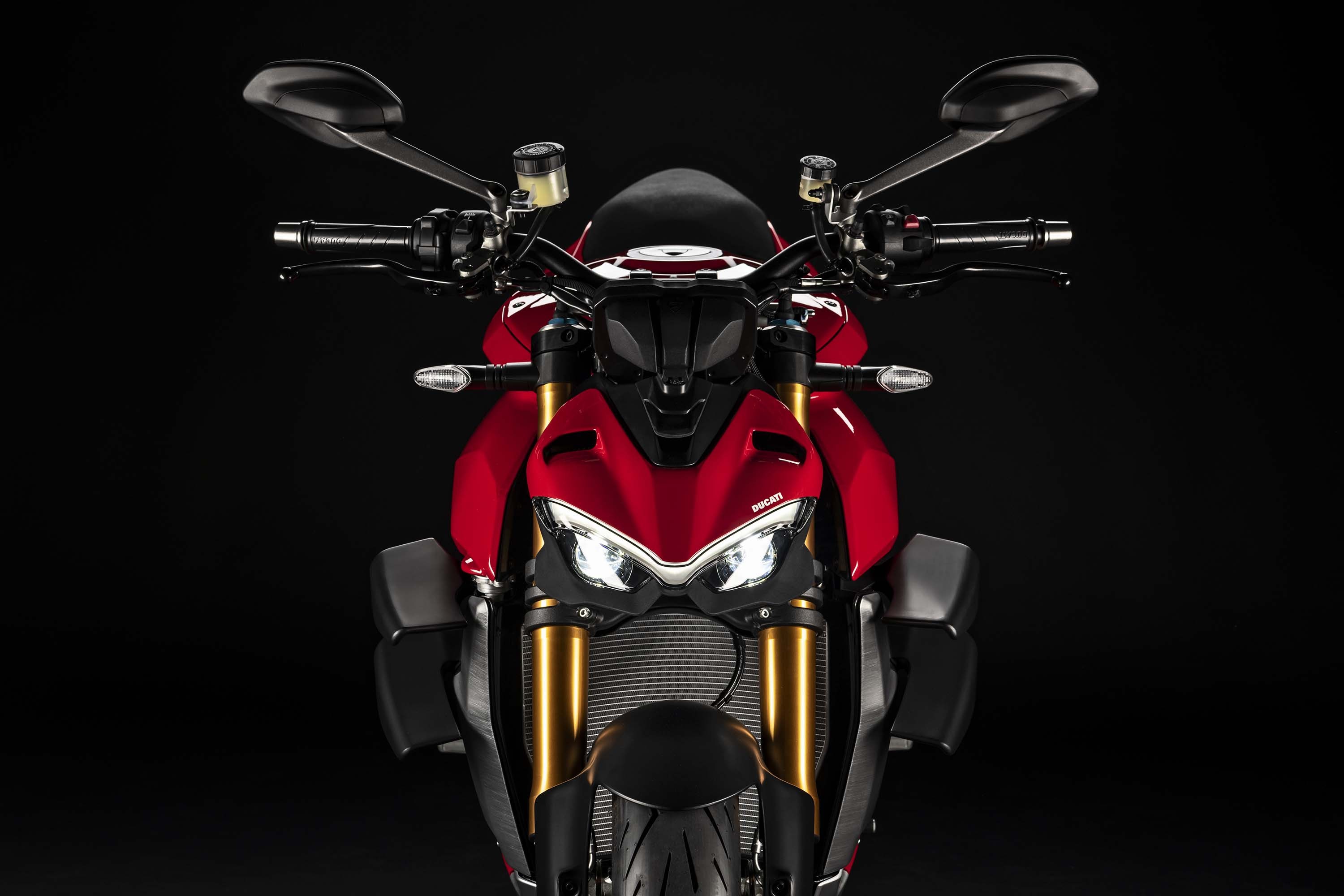 Ducati ドカティ Streetfighter ストリートファイター V4を公開