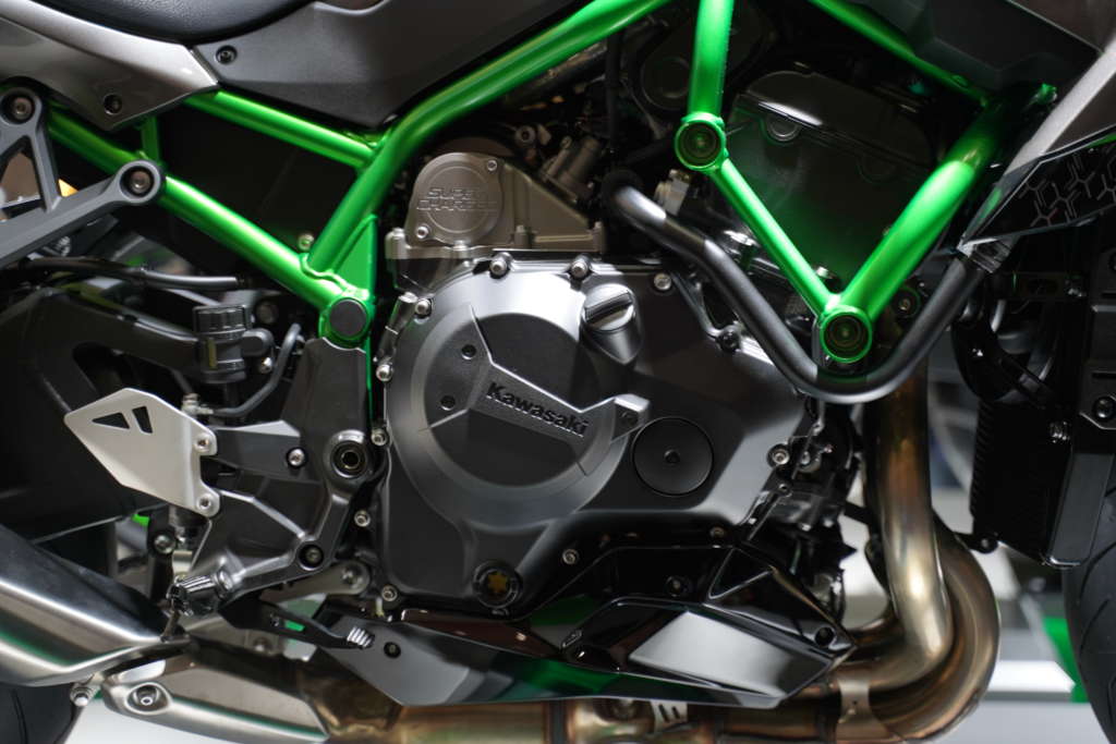 Kawasaki カワサキ スーパーチャージャーz H2がリーク そして公開
