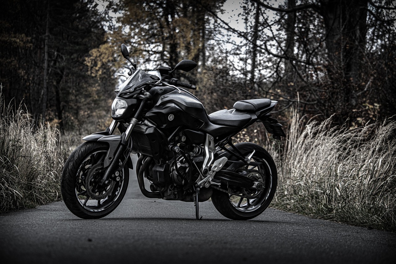 ヤマハFZ6 Fazer S2で迎える大型バイクの洗礼！R6譲りの心臓と官能的なハンドリングについて