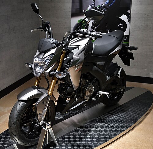 納車されたZ125 Proに謎の巨大ポンプ？乗るか待つかの究極の選択