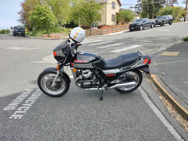 1984年式ホンダCX650Eを街角で見た日 ― 私が惚れ込む80年代Vツインの矜持
