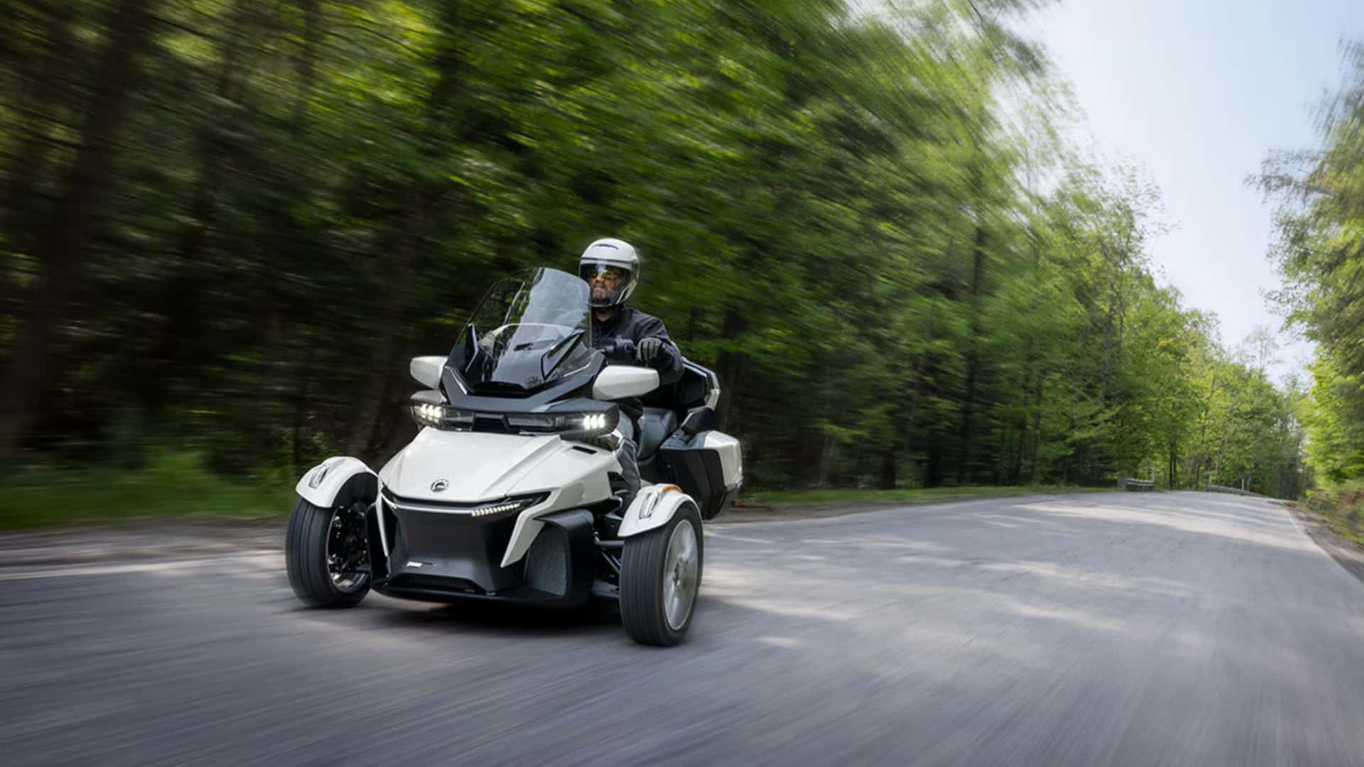 Can-Amが仕掛ける逆三輪試乗ツアー、リバーストライクの技術を整備士目線で読み解く