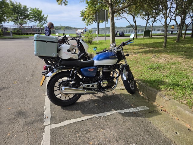 Honda CB350を初めての本格バイクに選ぶのはアリ?通勤ライダー目線で答えます