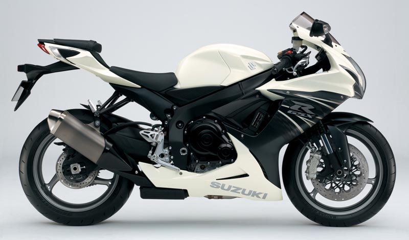 復活のGSX-R1000R、現代スーパースポーツの中で何が光るのか