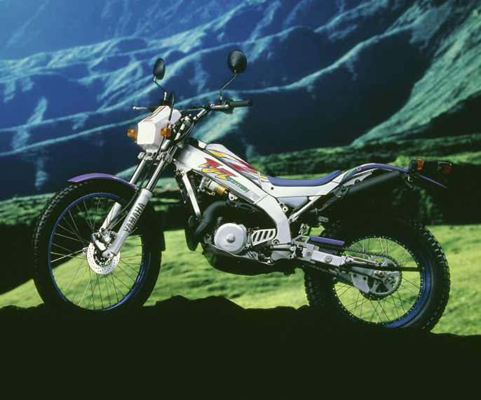 125cc2気筒って何がある?YAMAHA RD125からYZF-R125まで名車を整理